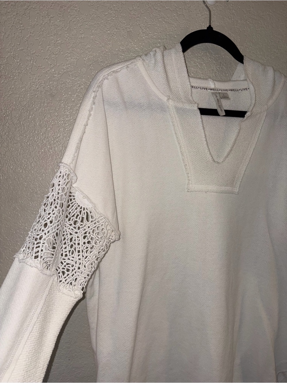 EUC Live Well “Boho✌🏻Hooded Longsleeve Top w/Crochet Detail” Off White Sz Large - Picture 5 of 14